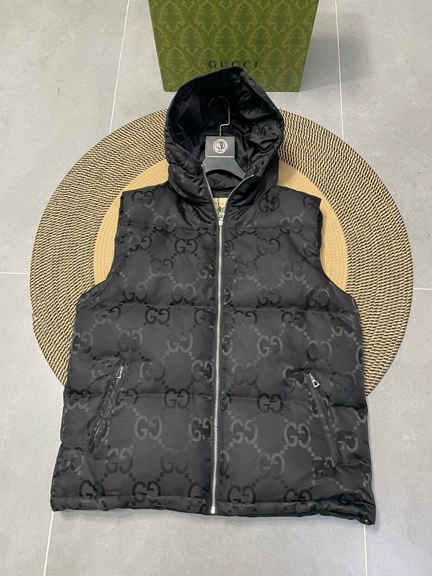 1:1 New full logo down vest