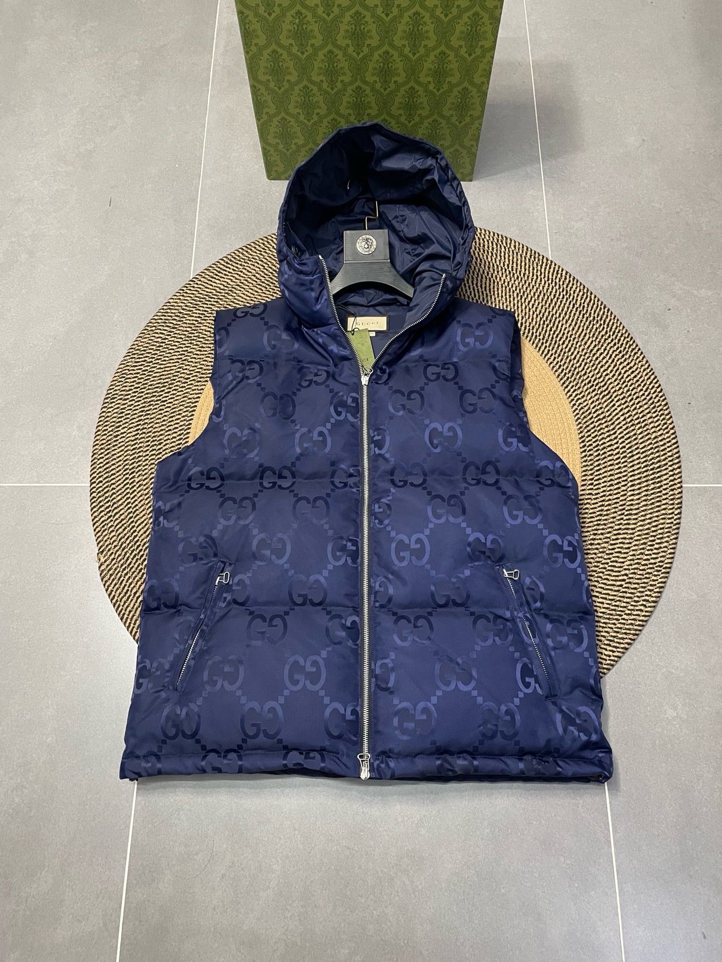 1:1 New full logo down vest