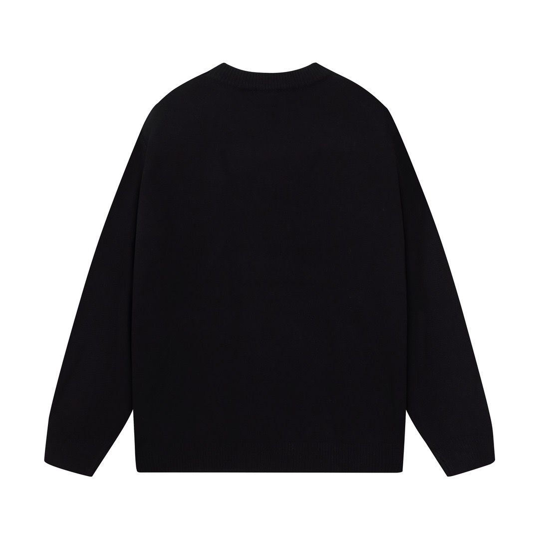 1:1 New black sweater