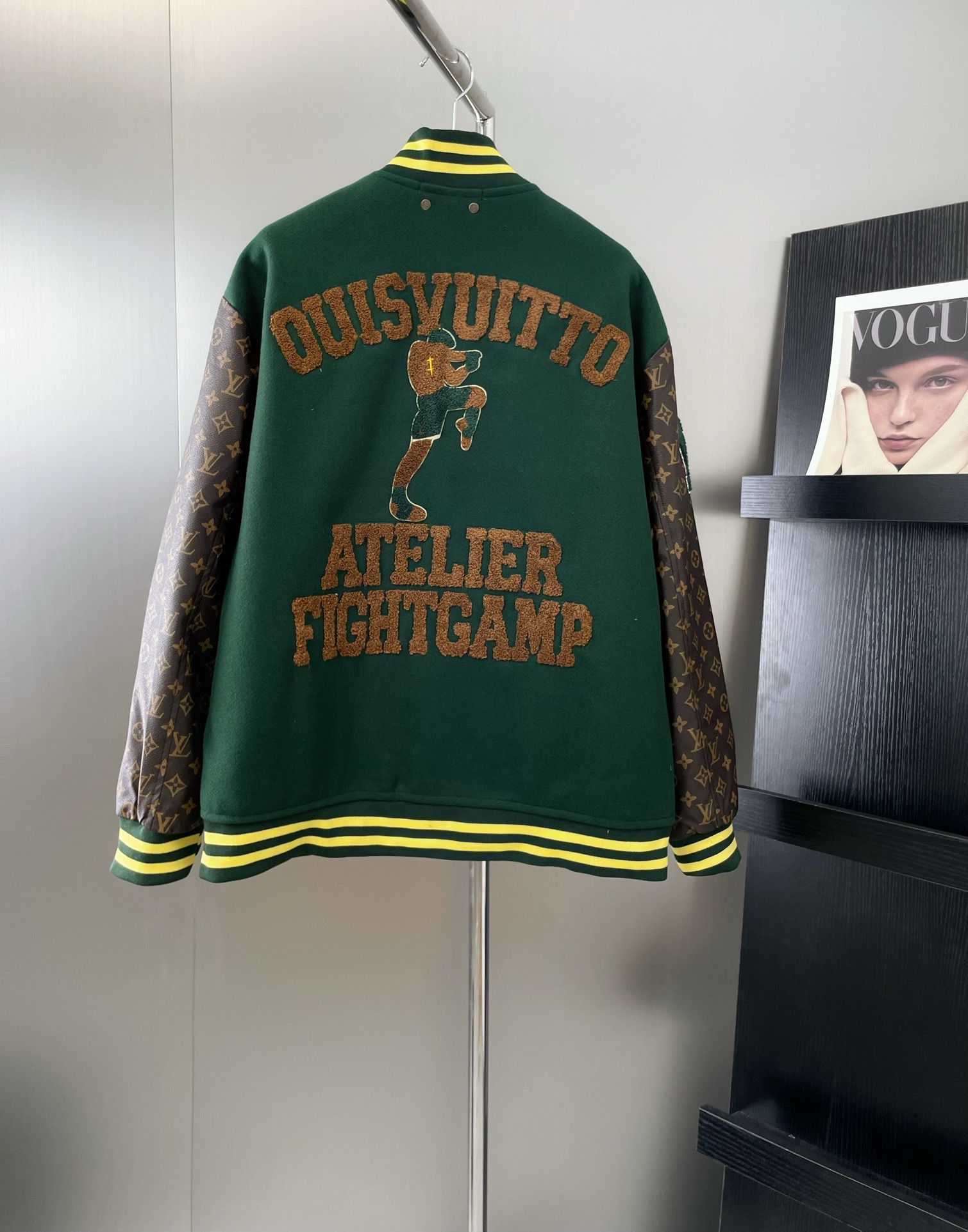 1:1 New dark green jacket