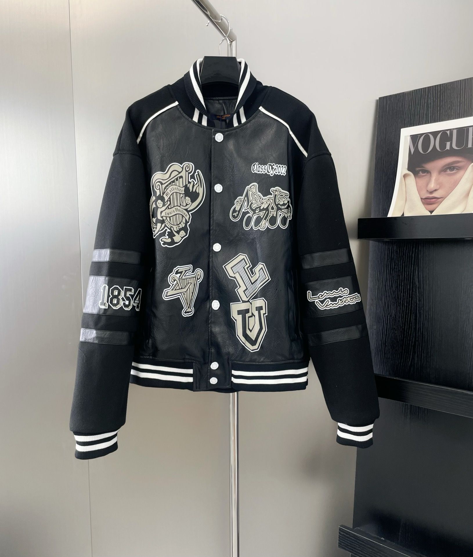 1:1 New black jacket