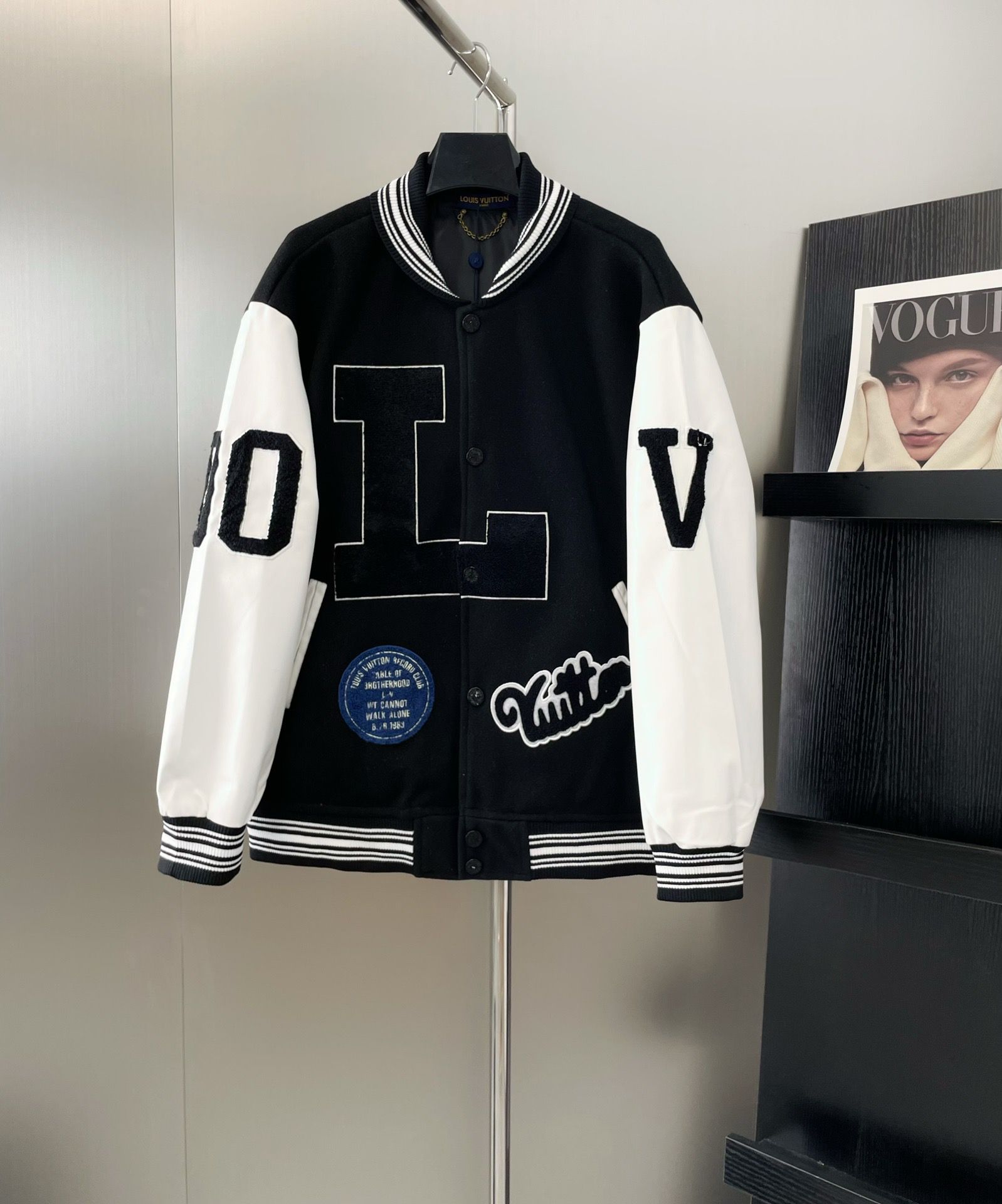 1:1 New black splicing jacket