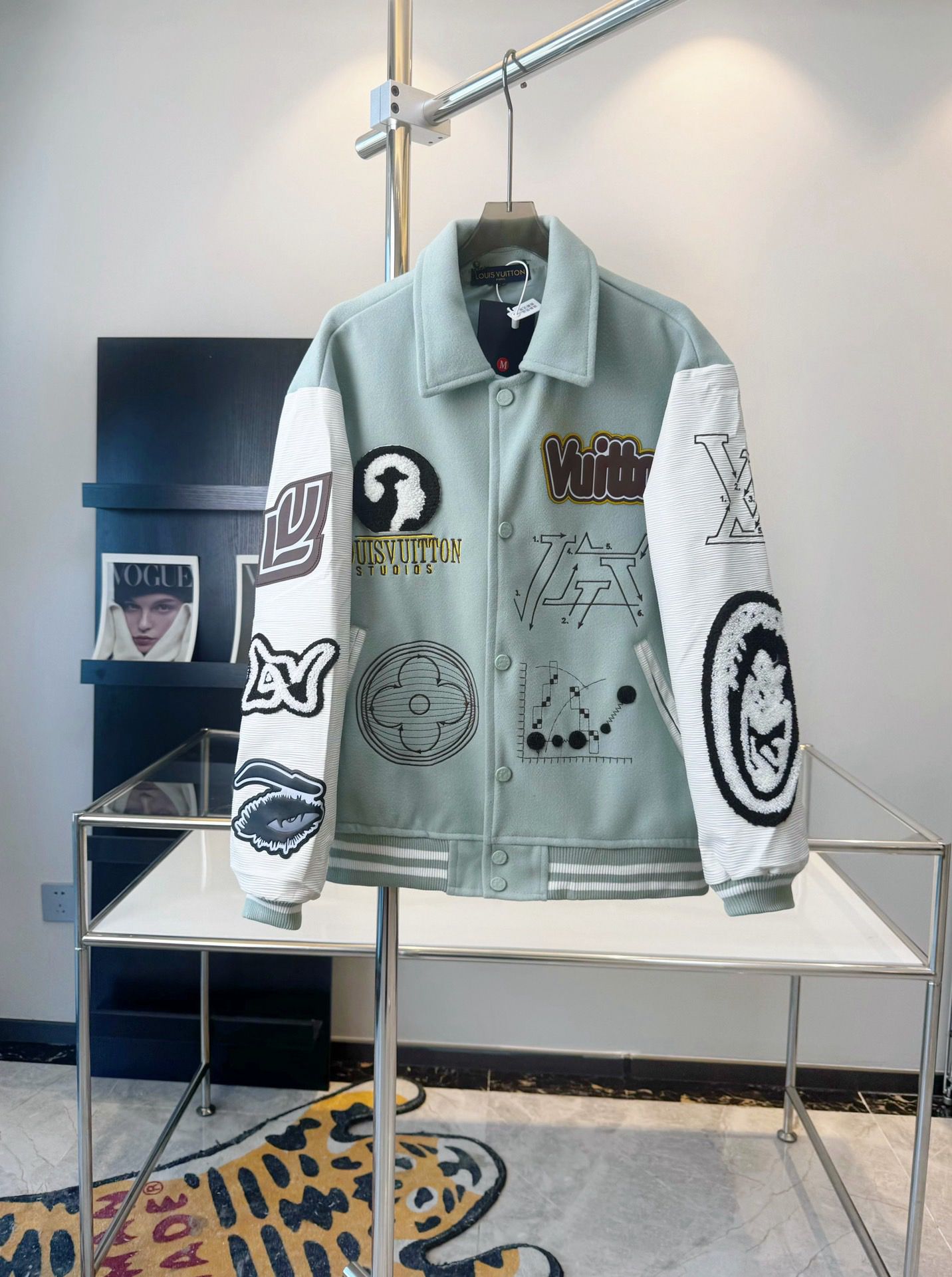1:1 New light green jacket