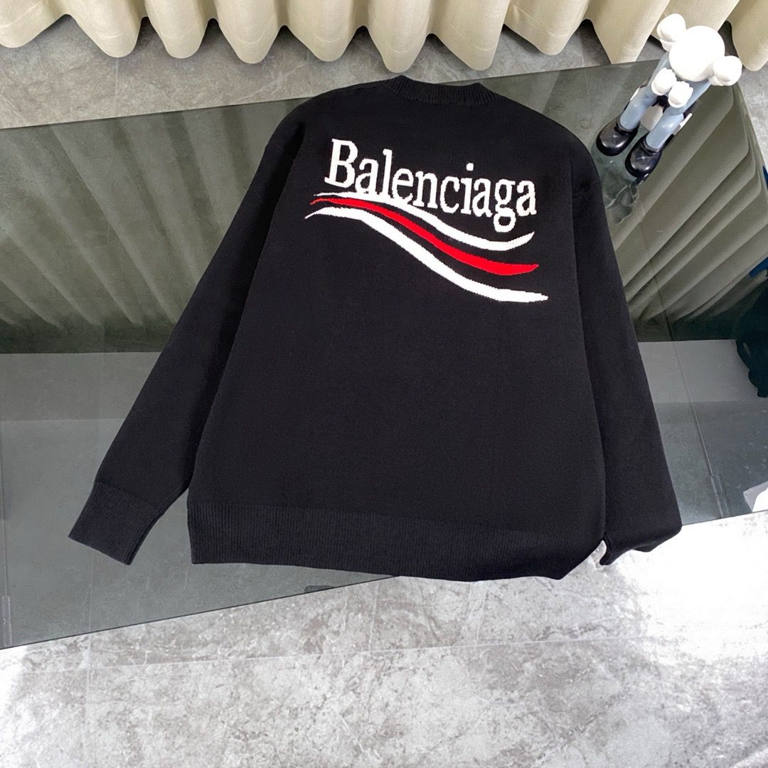 1:1 New black sweater
