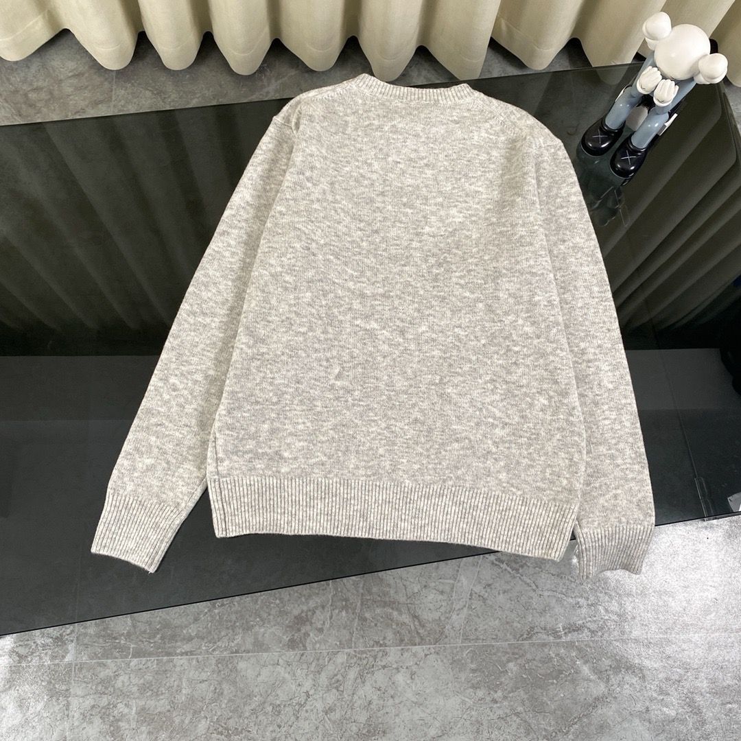 1:1 New grey sweater