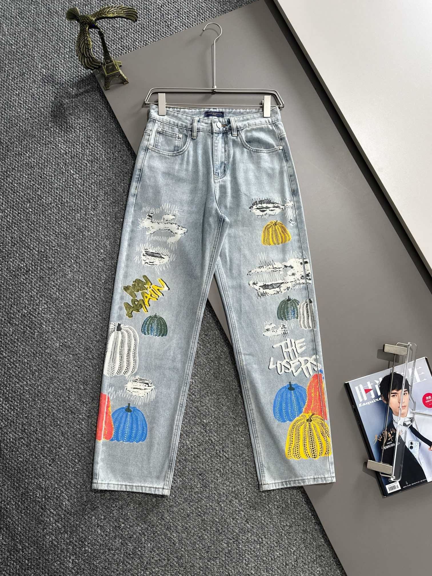 1:1 New 4 season wearing jeans
