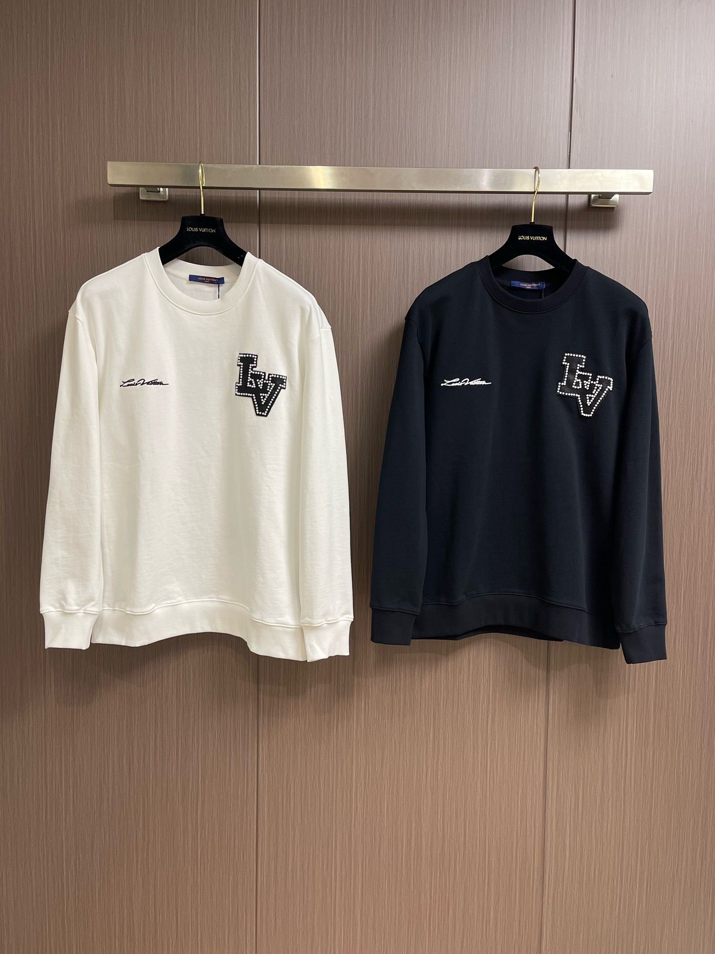 New simple crewneck