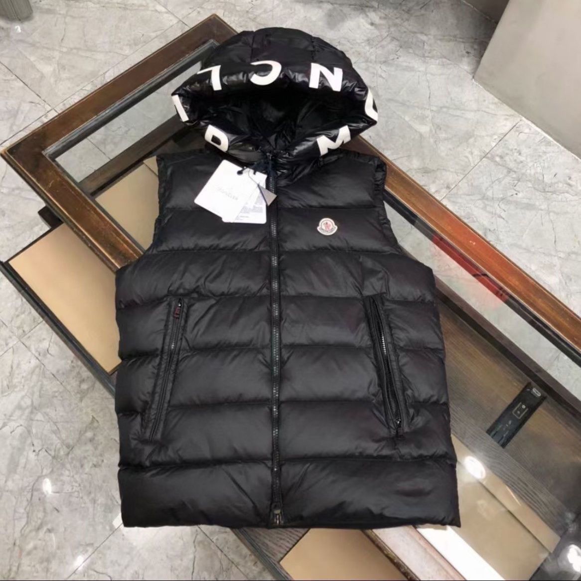 Classic down vest
