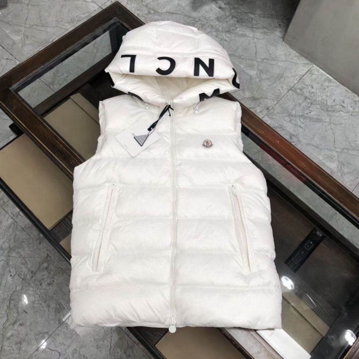 Classic down vest