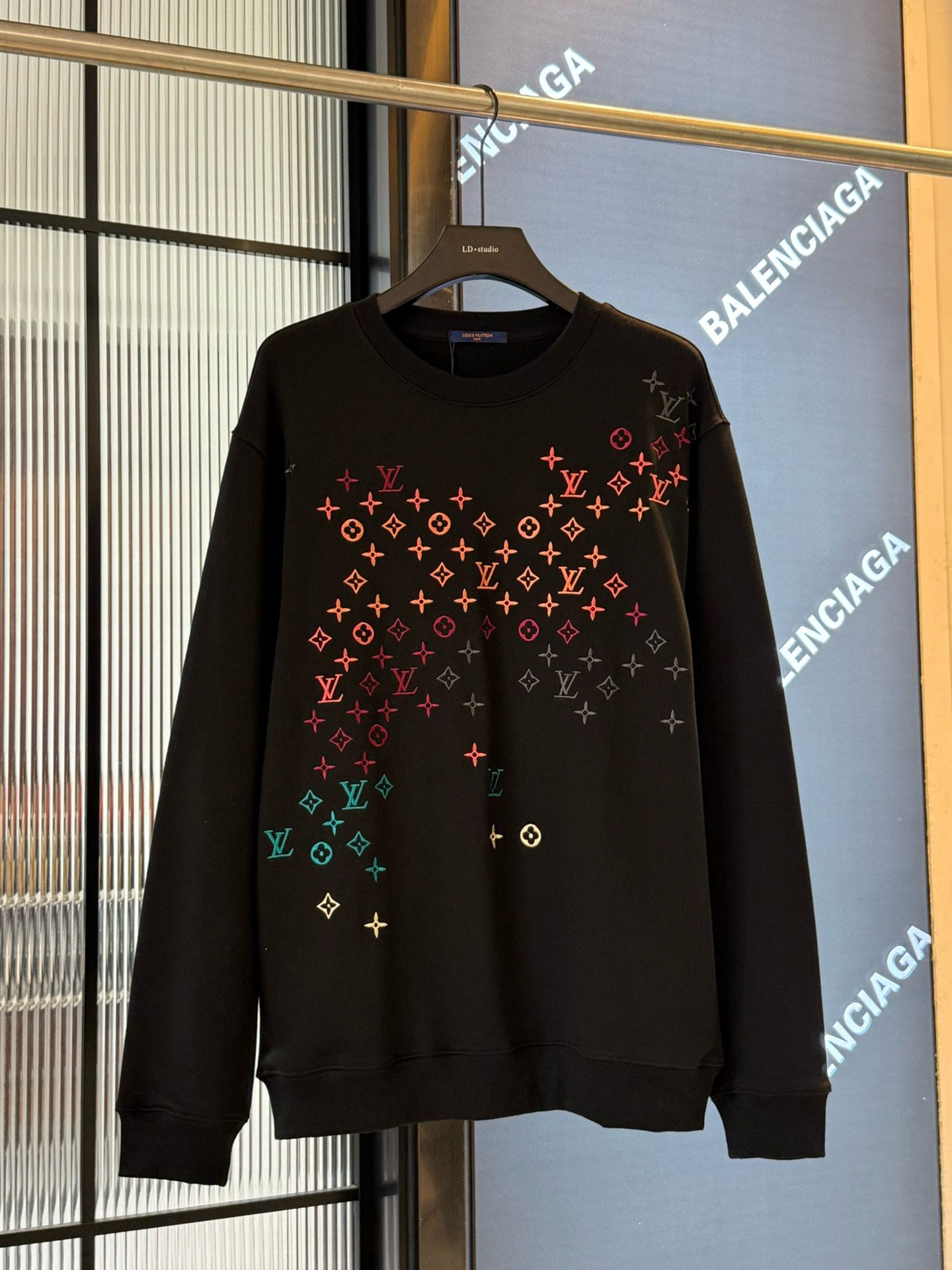 1:1 Embroidery logo sweatshirt crewneck