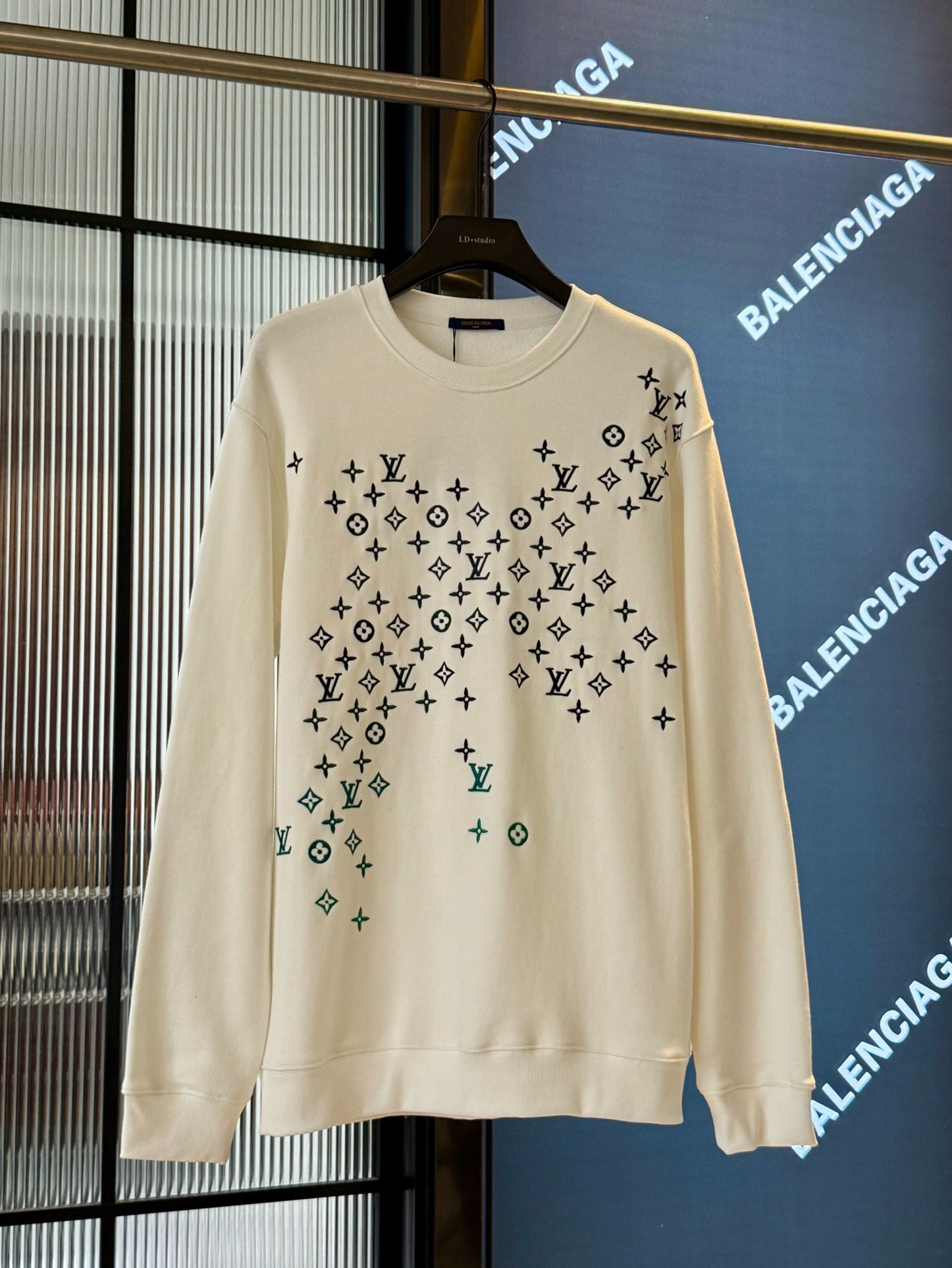 1:1 Embroidery logo sweatshirt crewneck