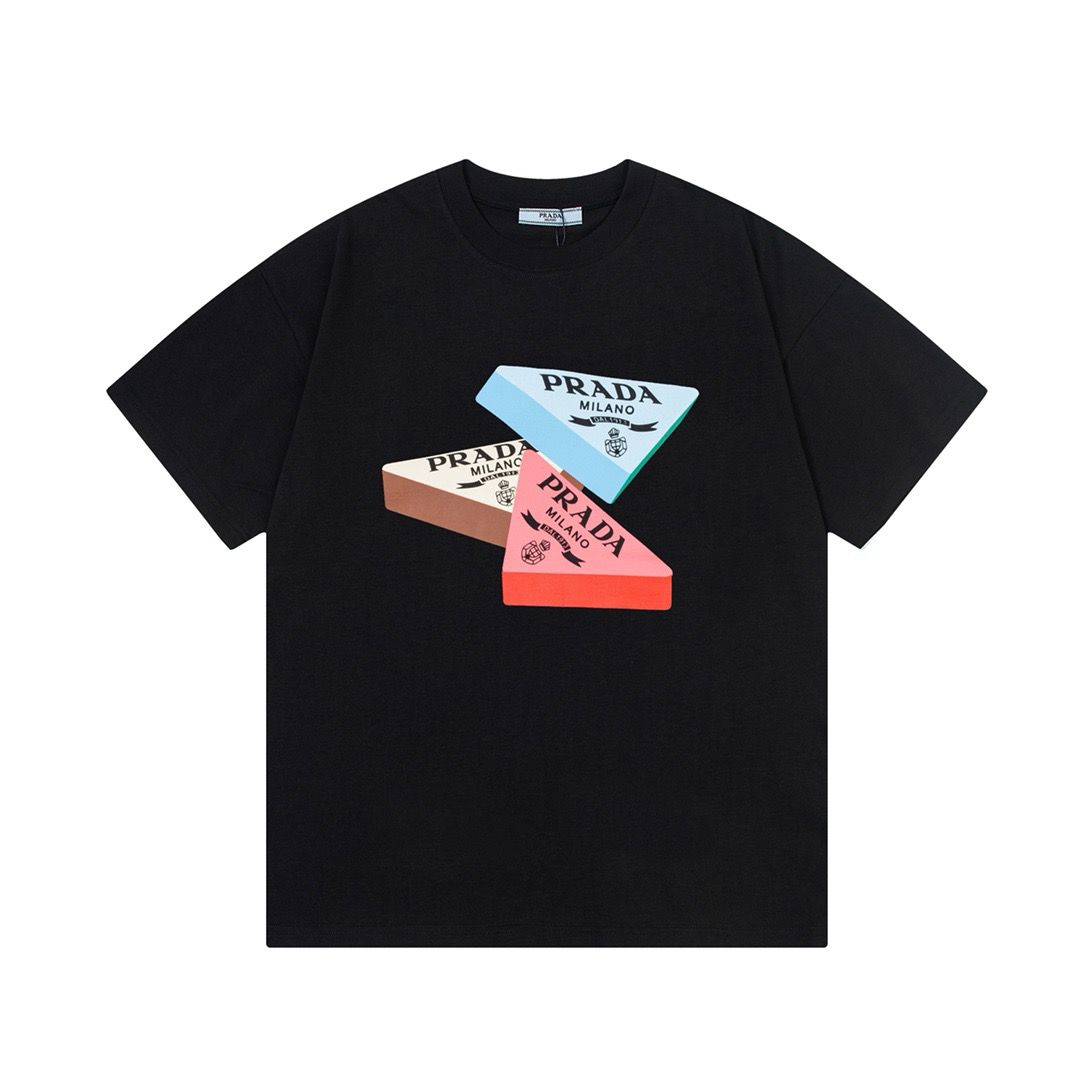 3 Triangle print tshirt