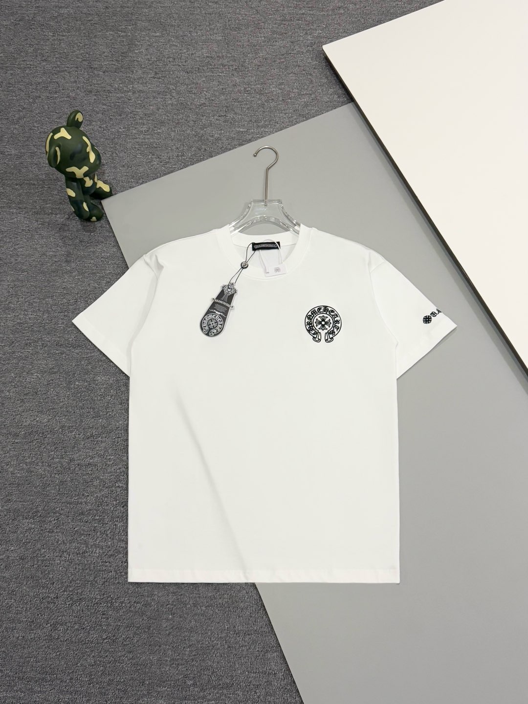 New simple chro_heart T-shirt
