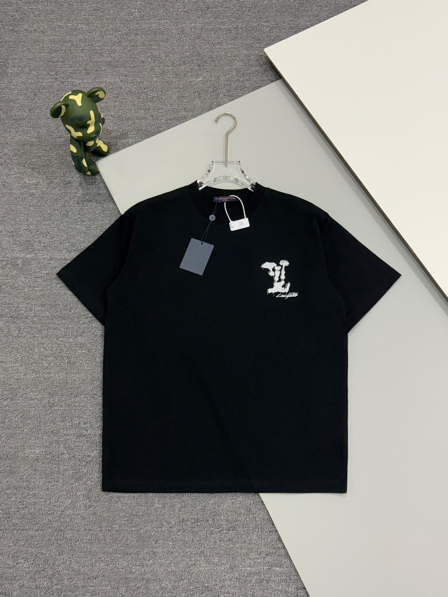 Lou_V Fasion T-shirt