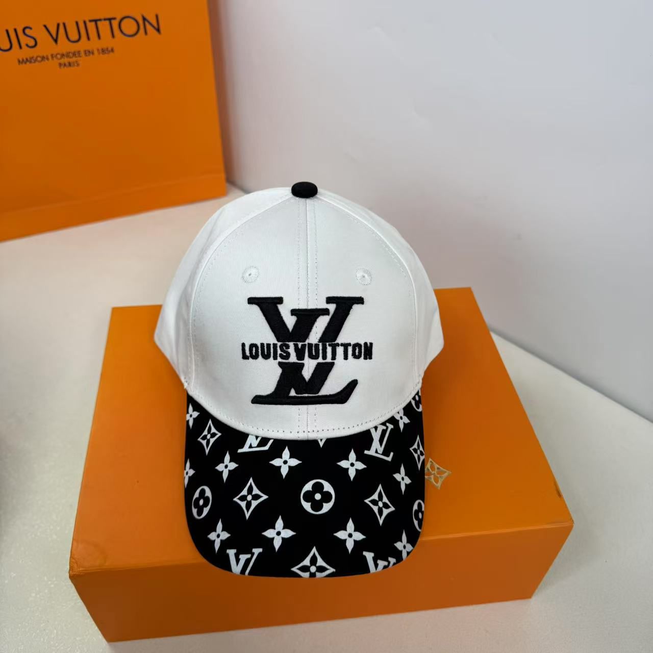 New full logo printed cap