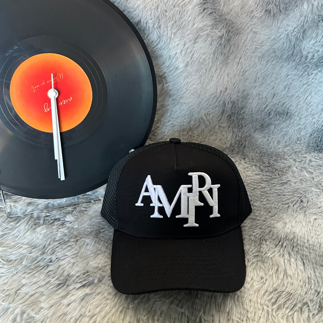 Big Letter black cap