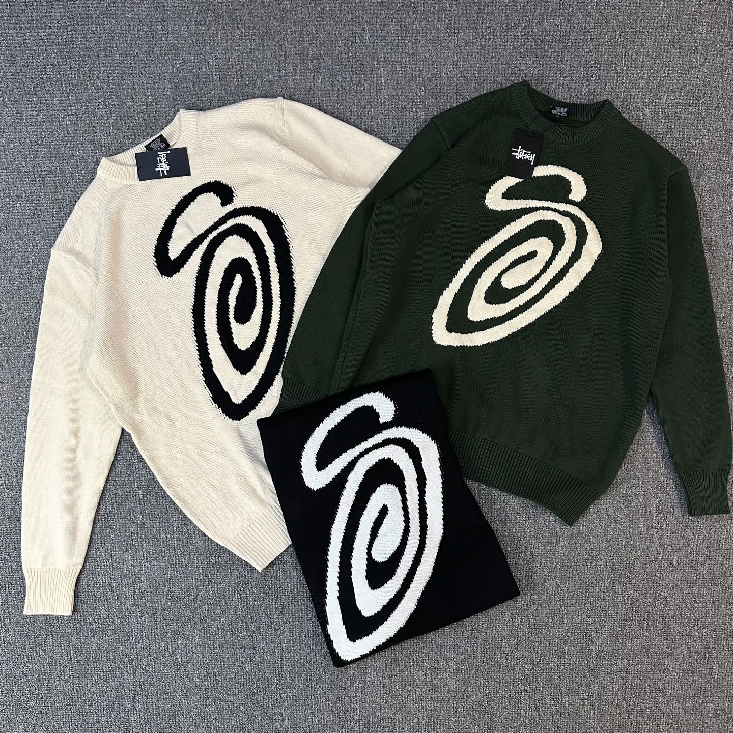 Curly S Sweater 3 colors