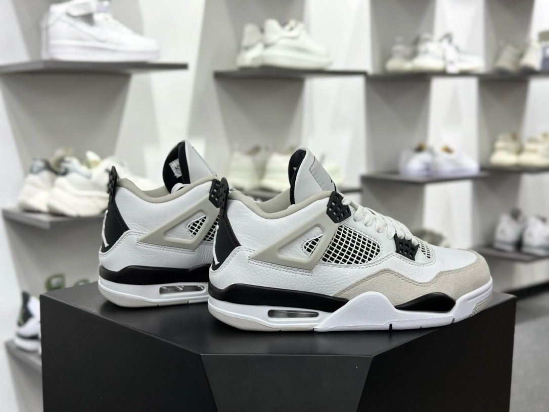 AJ4 classic white color sneaker