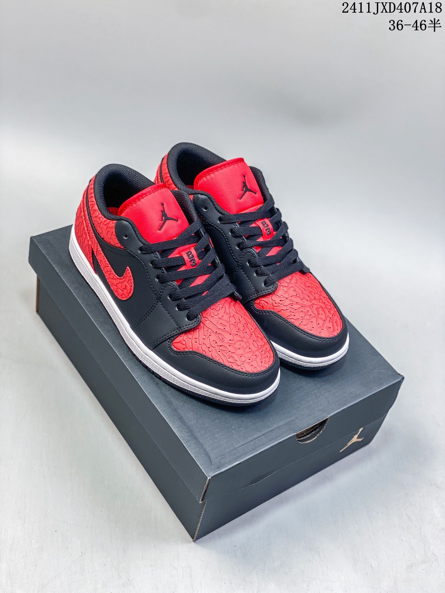 Retro Travis Scott x Jordan Air Jordan 1 Low Red and black crack