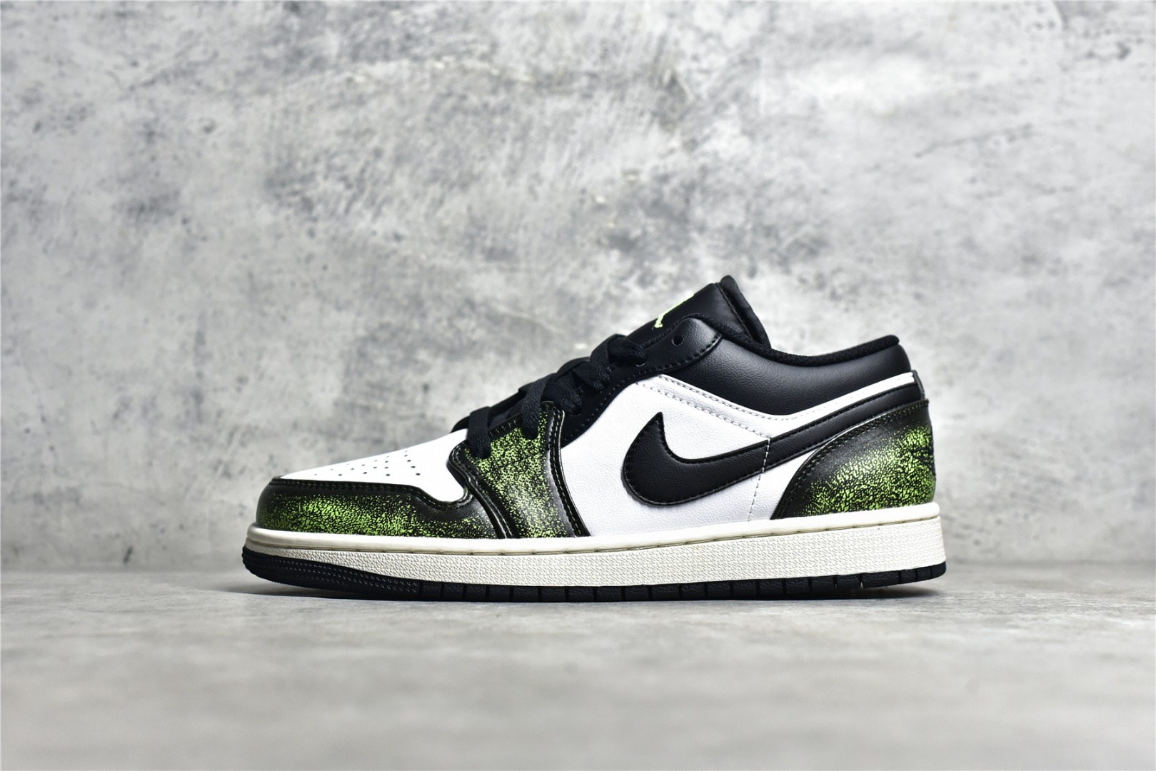 AJ1 black with olive green sneaker
