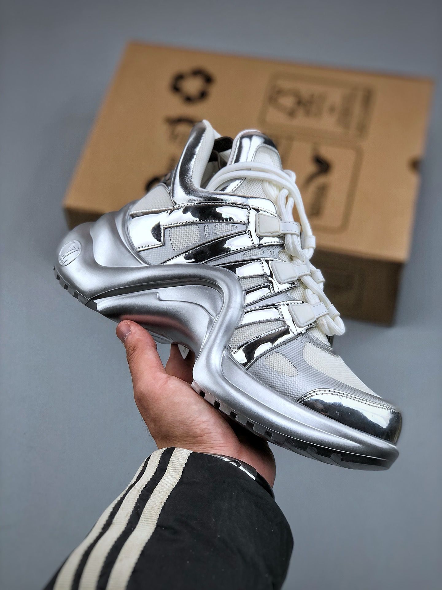 2025 new 1:1 top verison silver sneaker