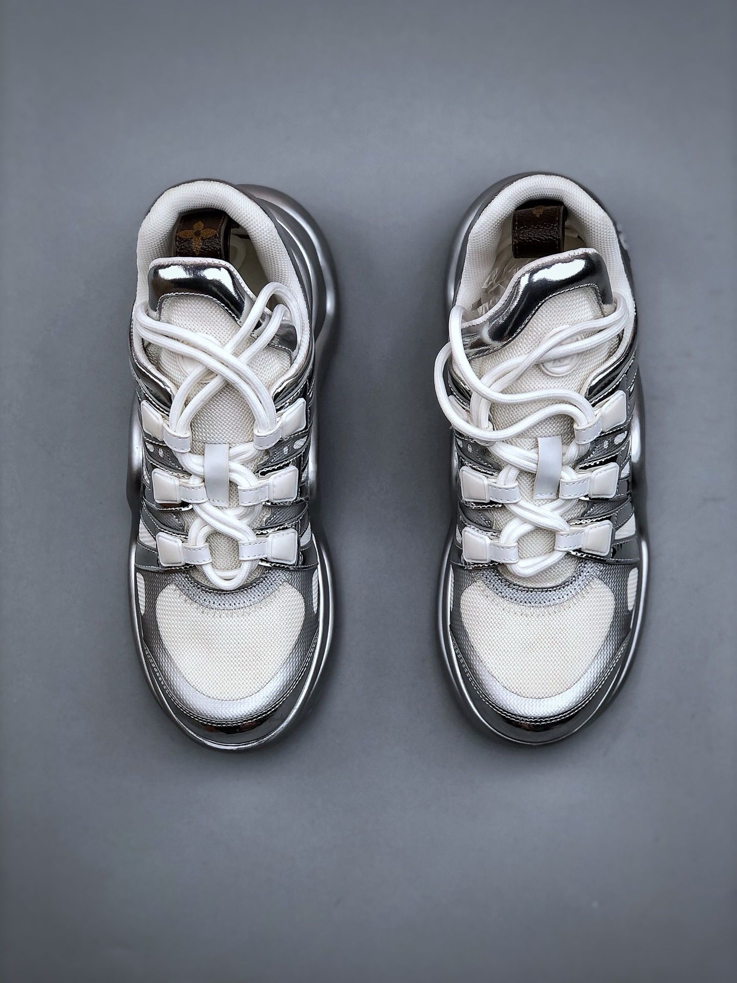 2025 new 1:1 top verison silver sneaker