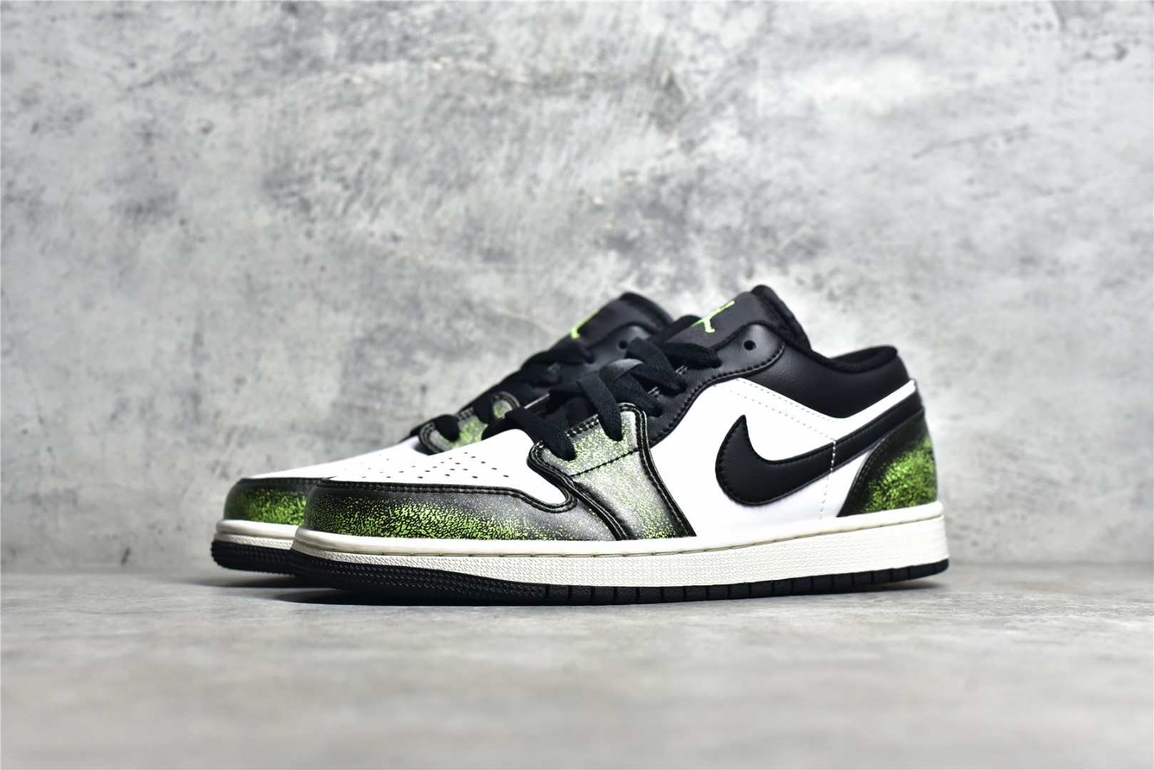 AJ1 black with olive green sneaker