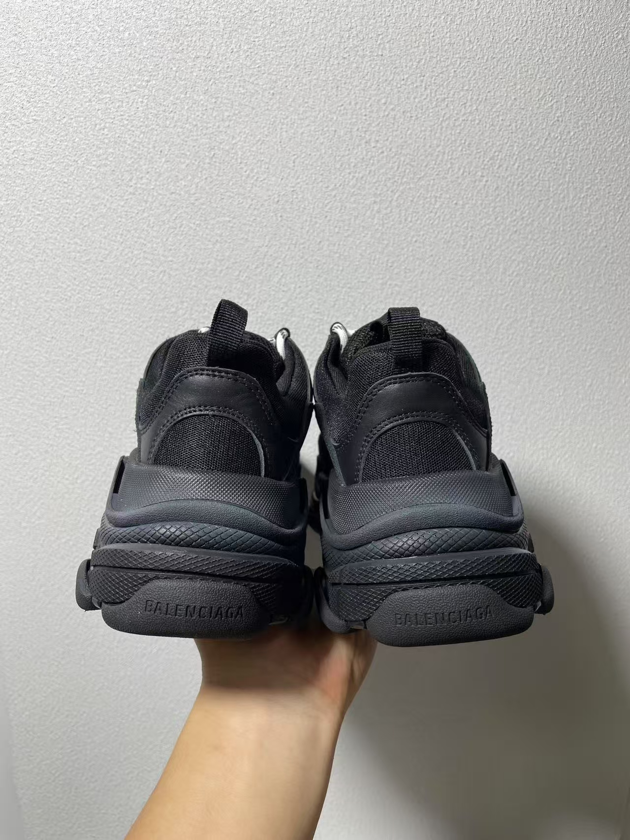 1:1 top quality black triples