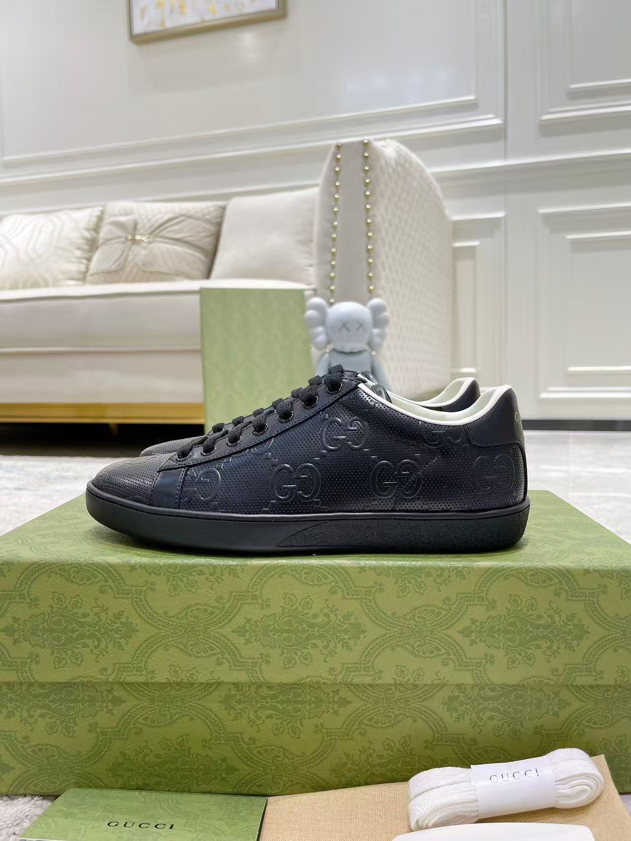1:1 top quality ACE Embossed dark-patterned sneakers