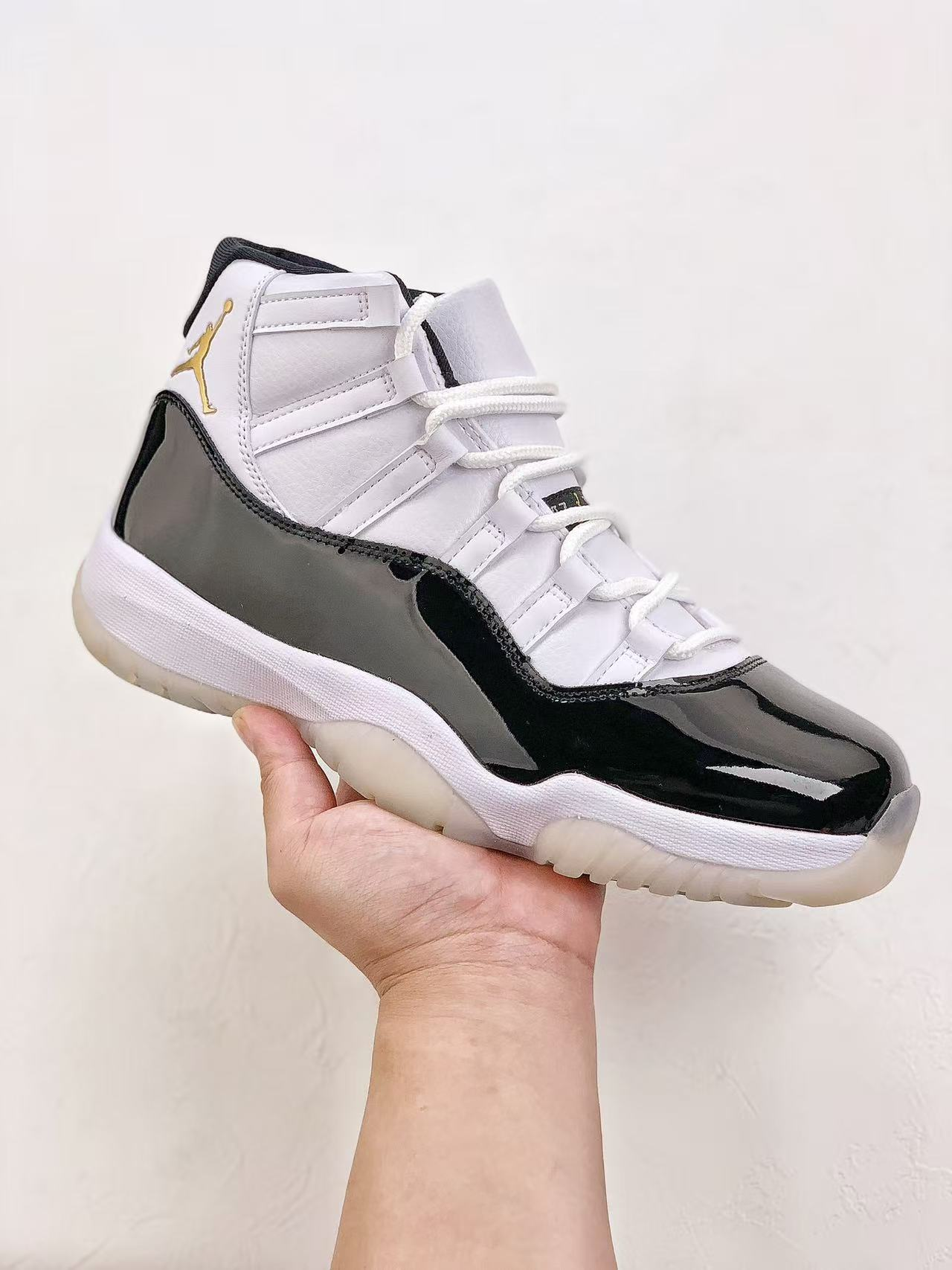 1:1 AIR Jordan11 DMP black and white sneakers