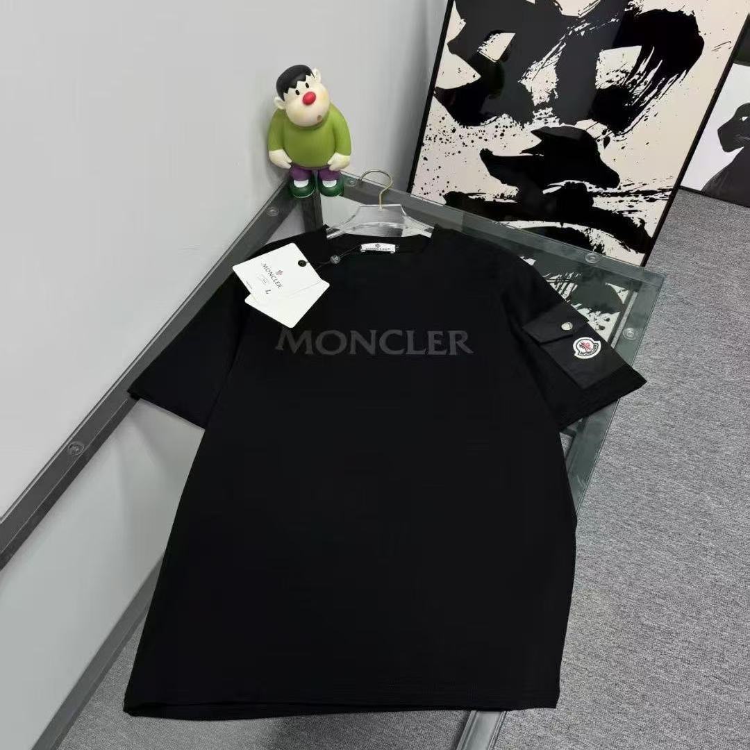 Black classic tshirt