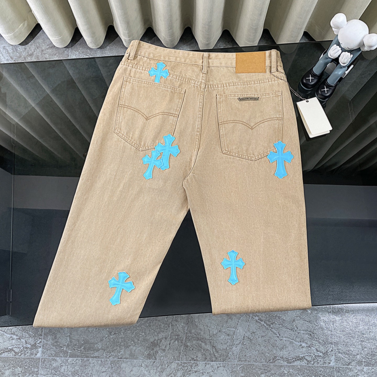 New brown color with stick logo pant