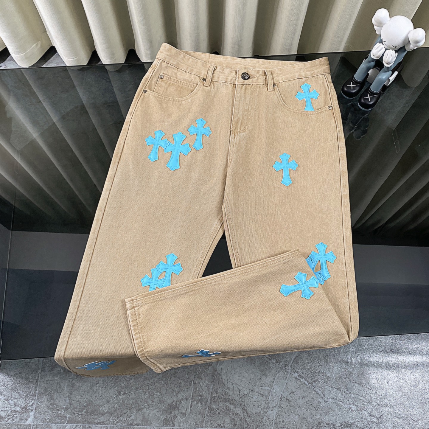 New brown color with stick logo pant
