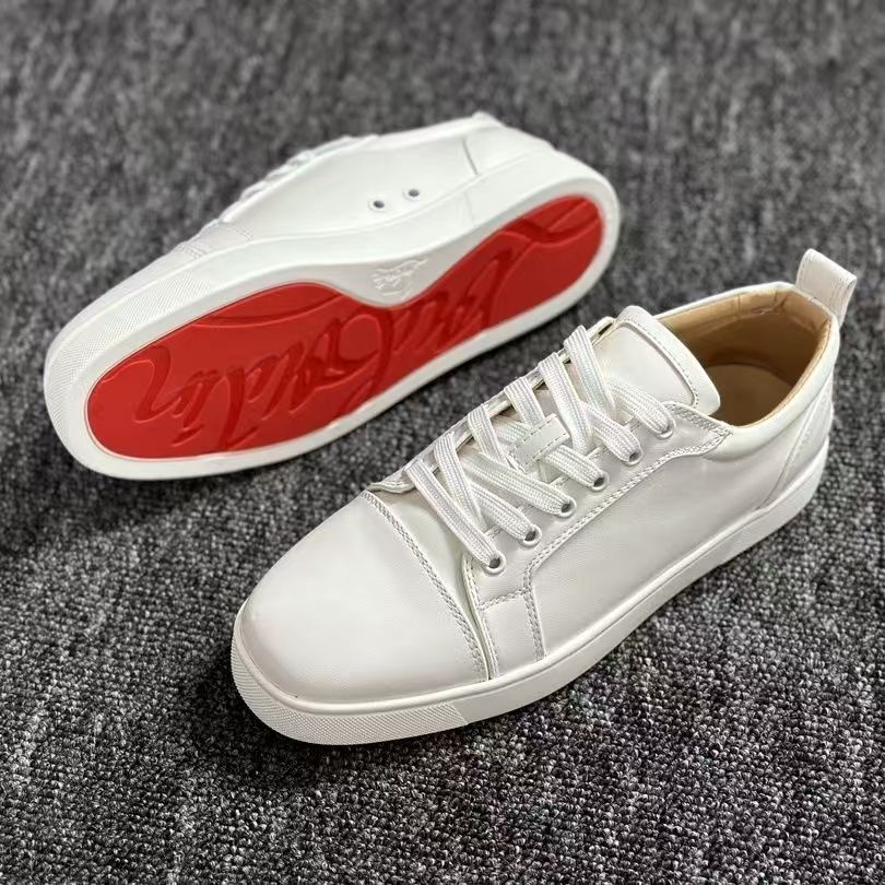 New arrival white ssneakers red button