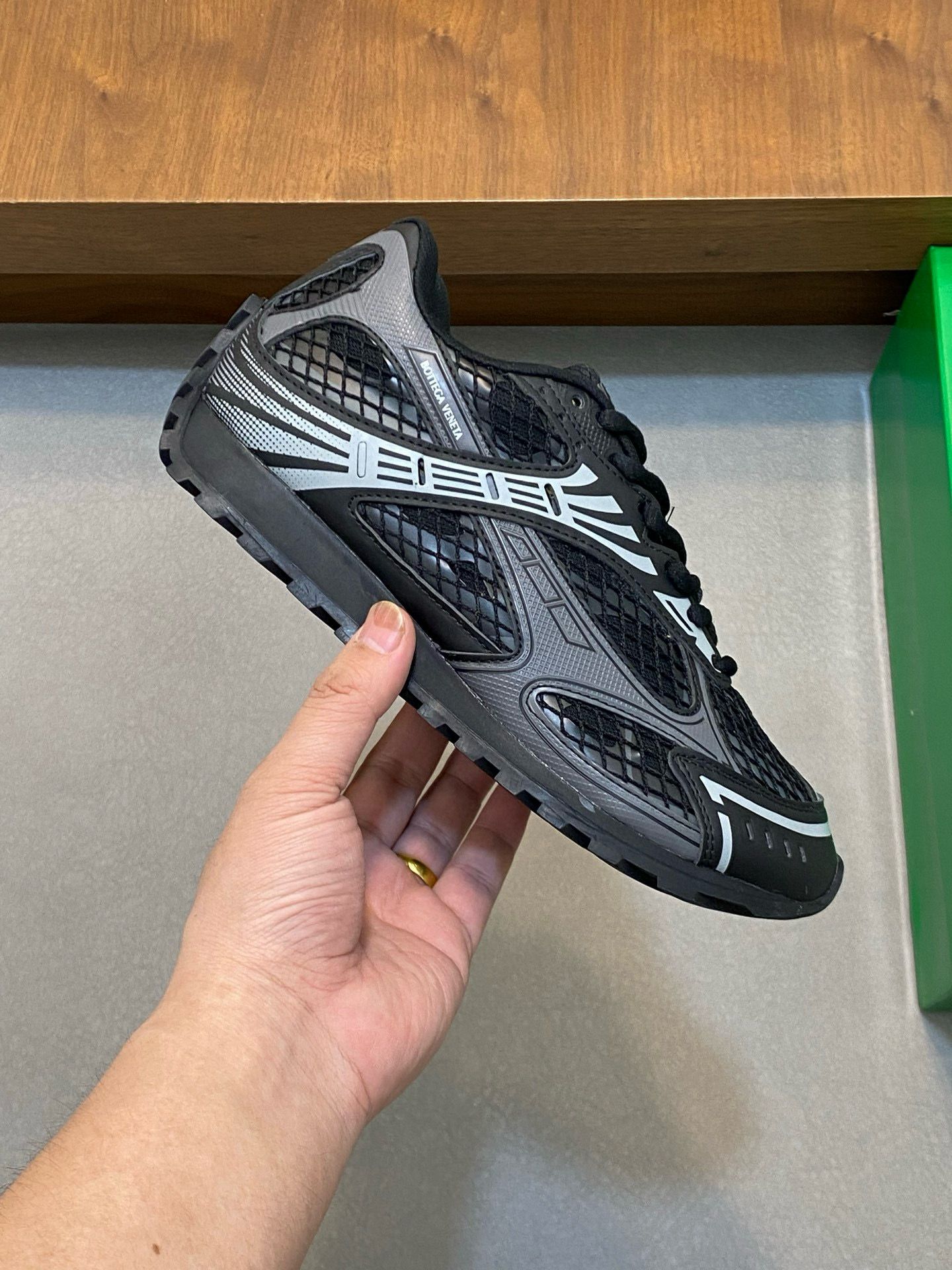 1:1 black with silver sneaker