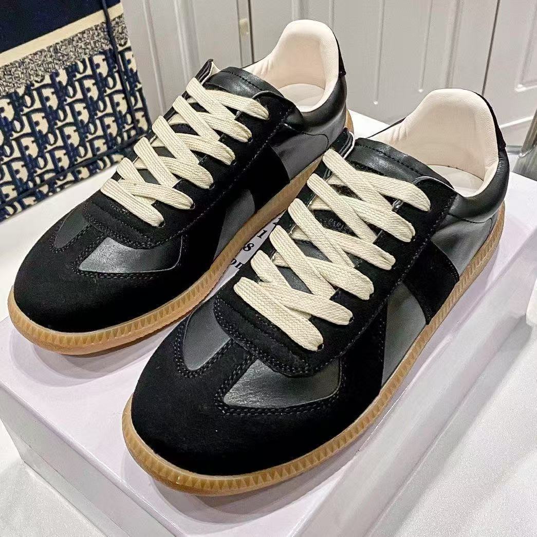New black sneaker