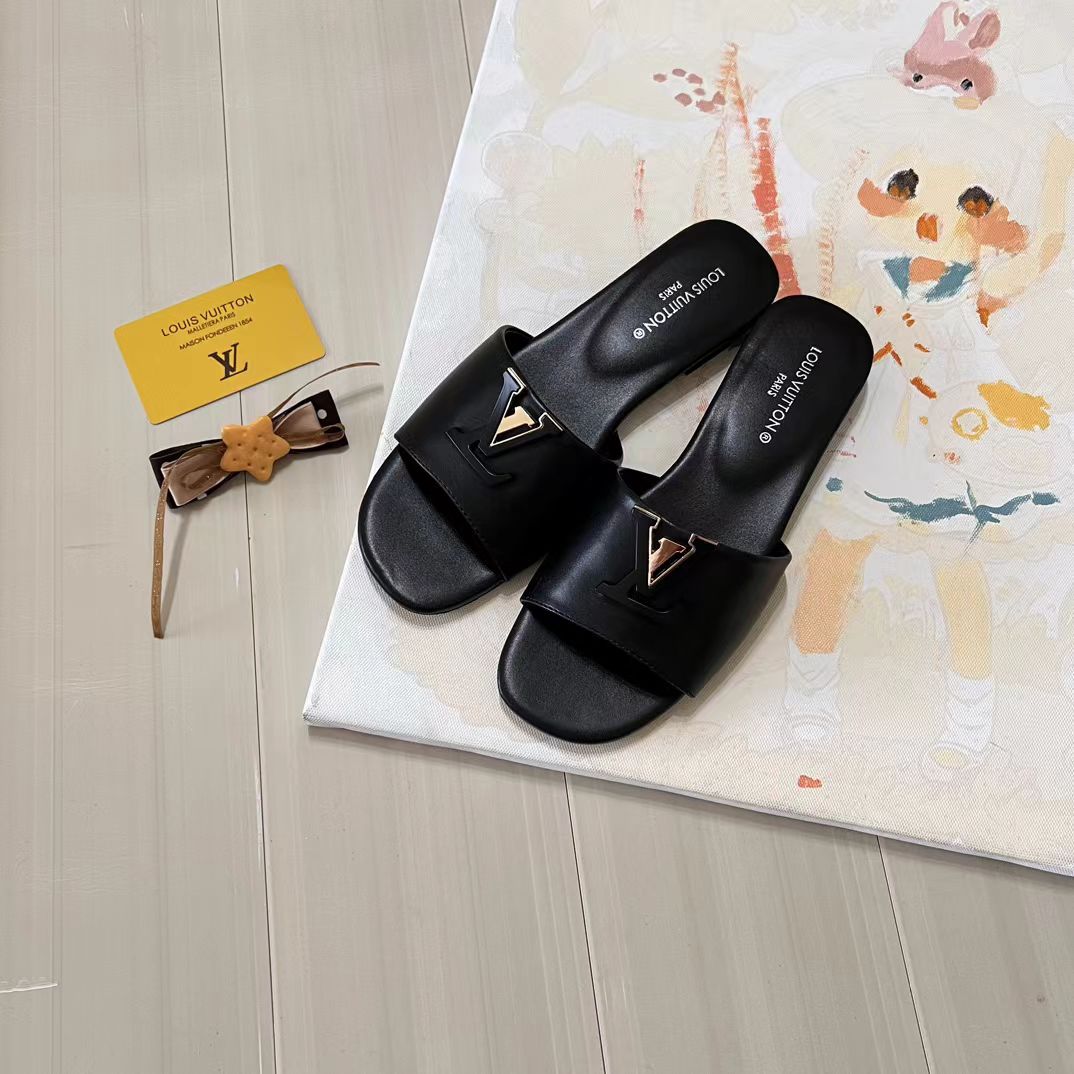 New lady's leather slides
