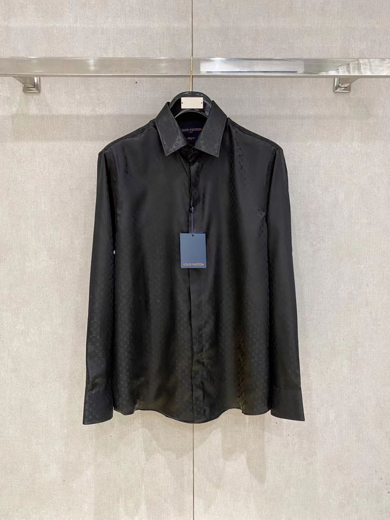 new arrival full logo print shirt
