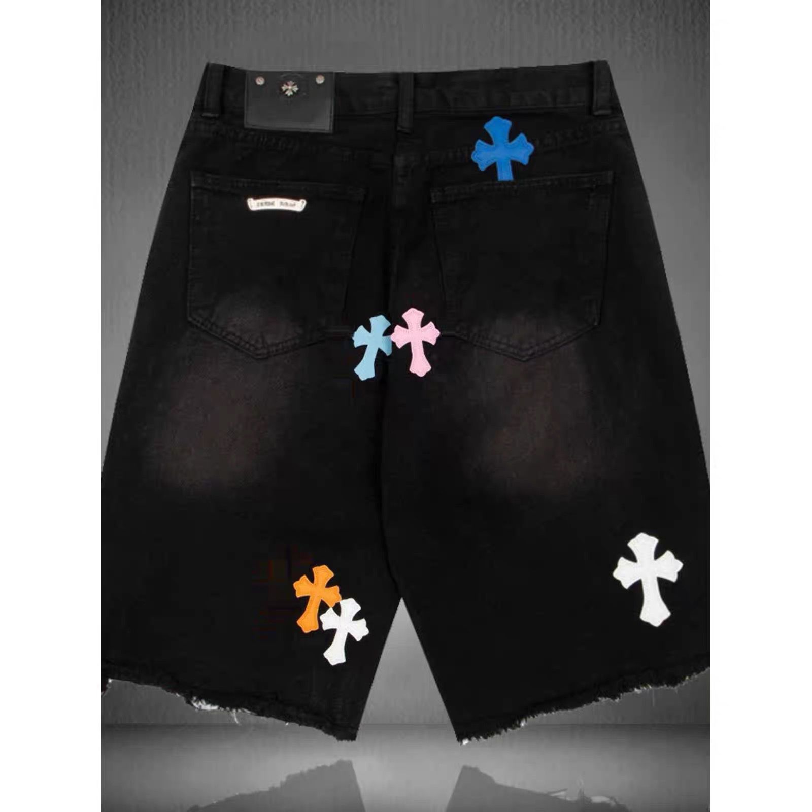 Washing black cross logo patched jeans short