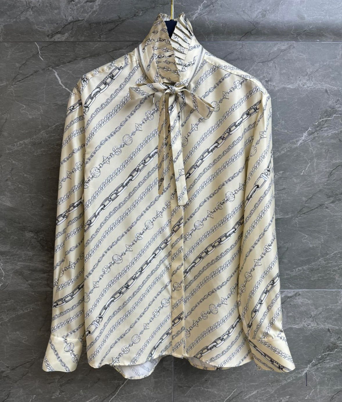 new the lady's smooth silk blouse is fully printed with chains
