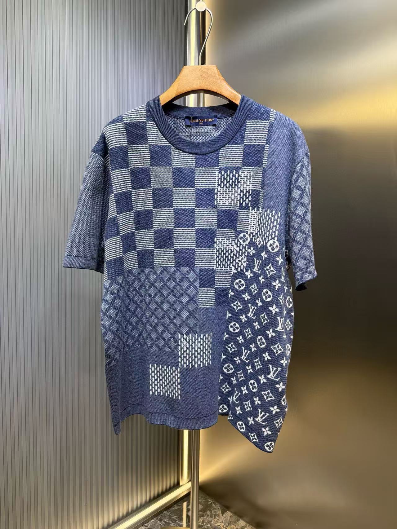 New arrival Letter pattern knitted short-sleeved shirt