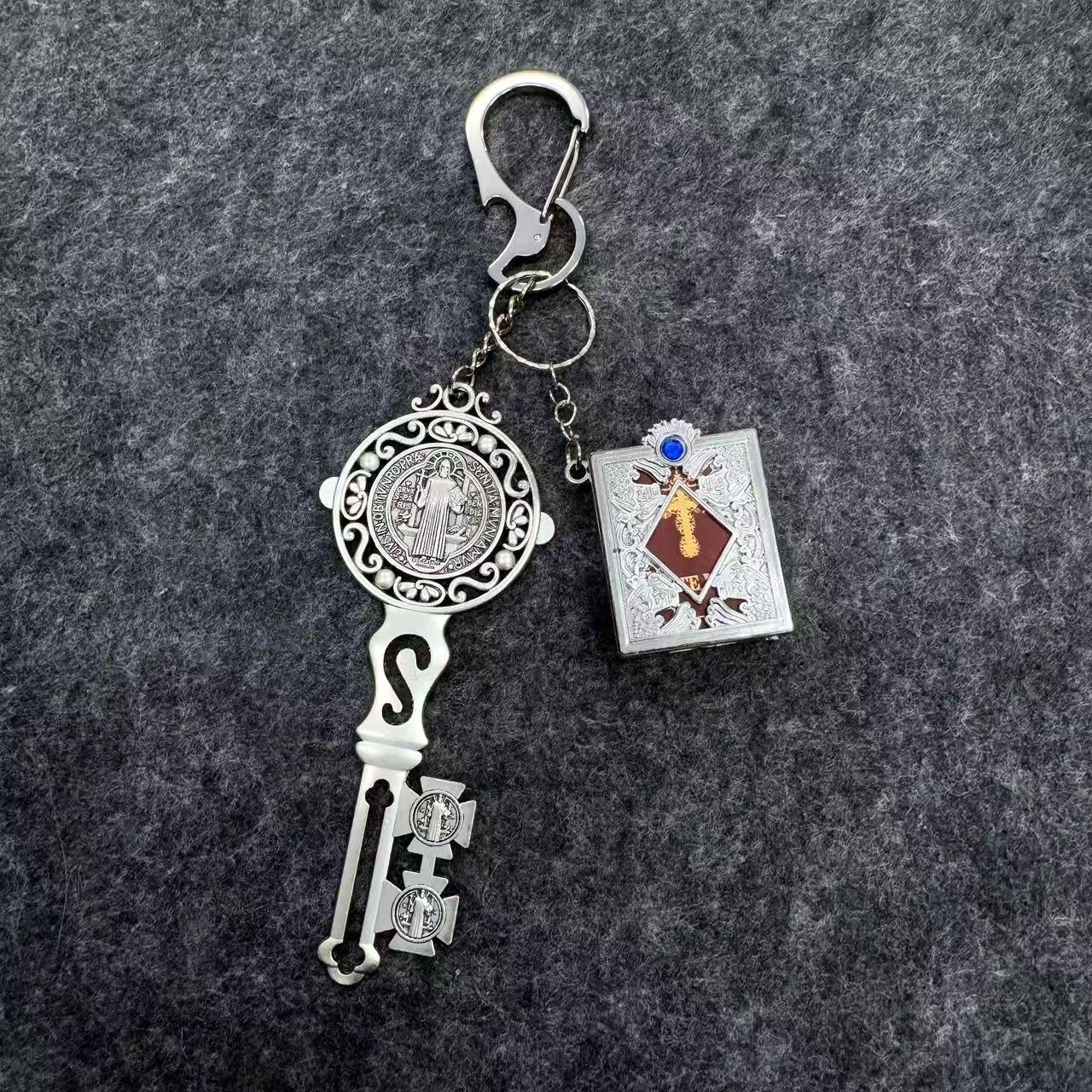 American retro metal keychain, creative design, waist accessory, cleanfit high-end accessory, bag pendant