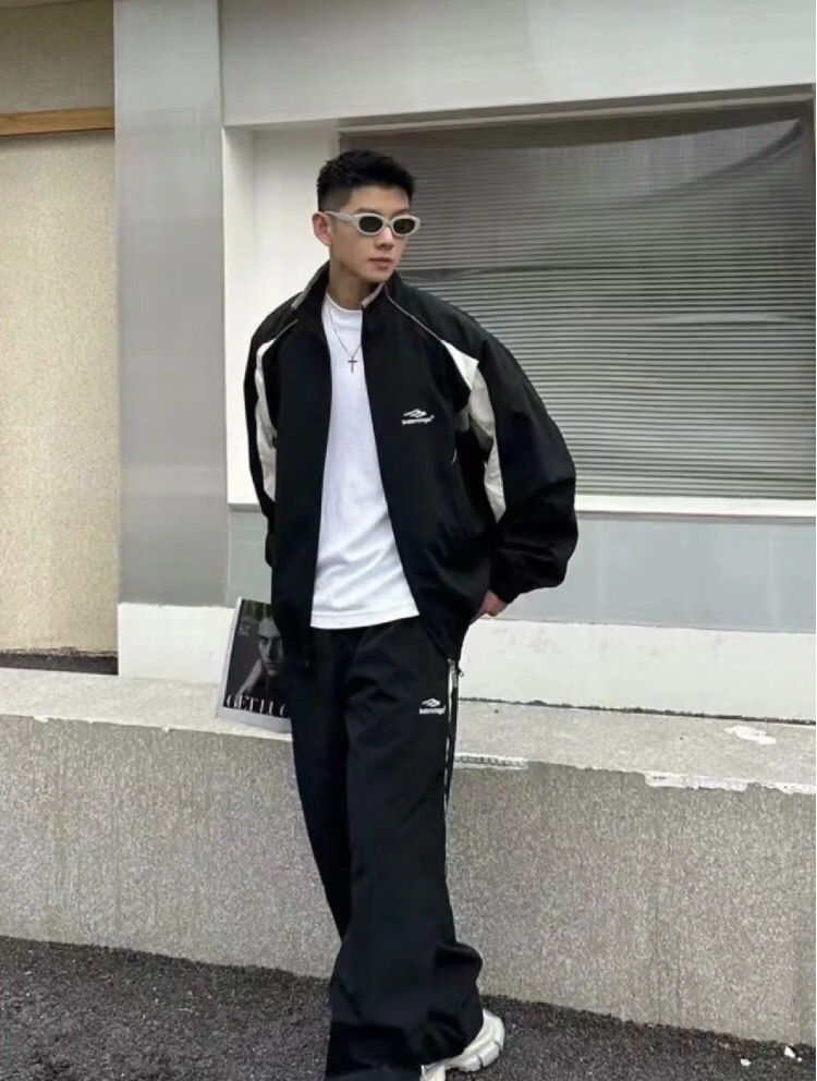 1:1 classic embroidery sports tracksuit