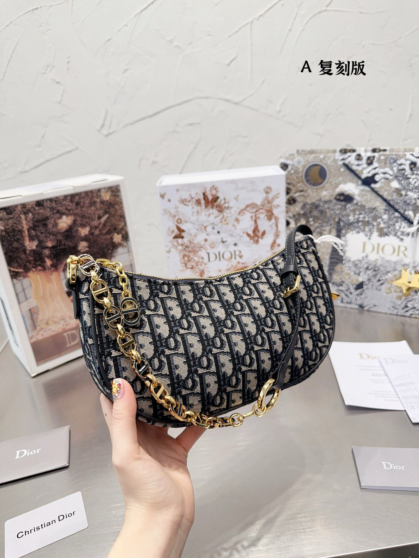 Full logo lady handbag