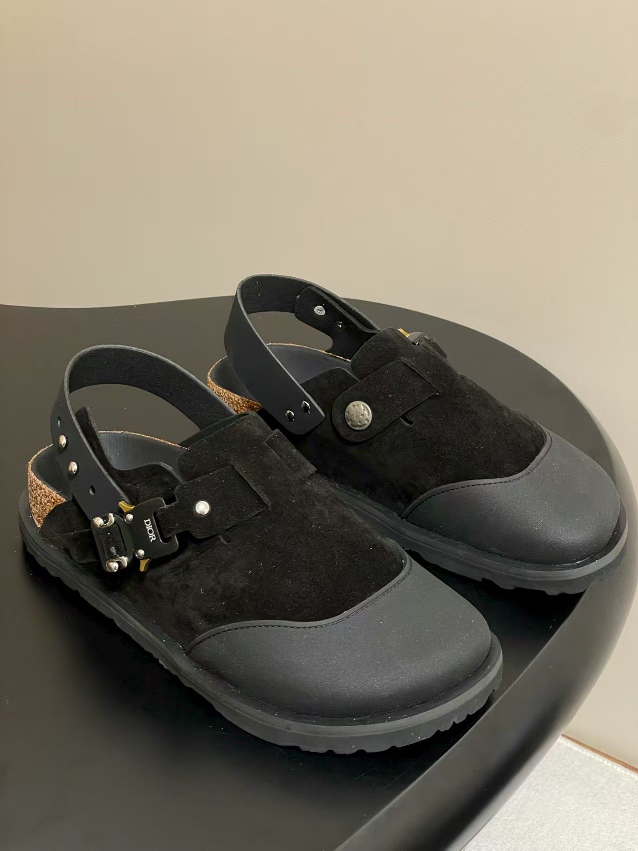 1:1 new released black slide