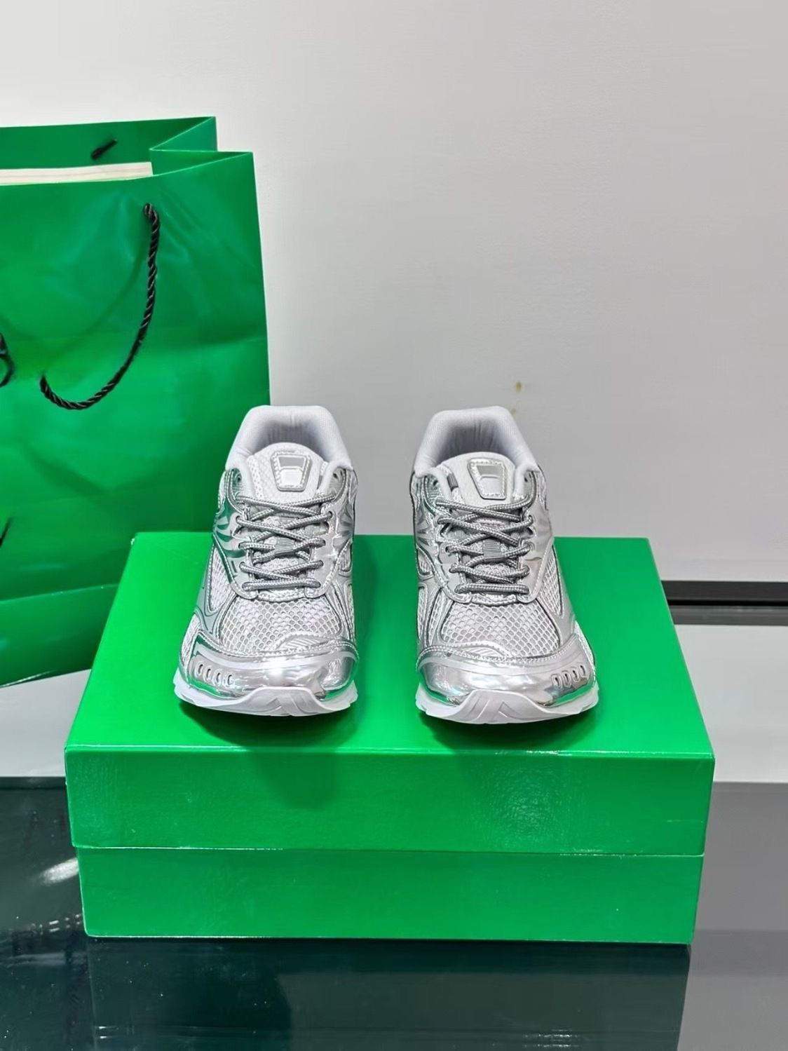 New arrival silver color BV sneaker