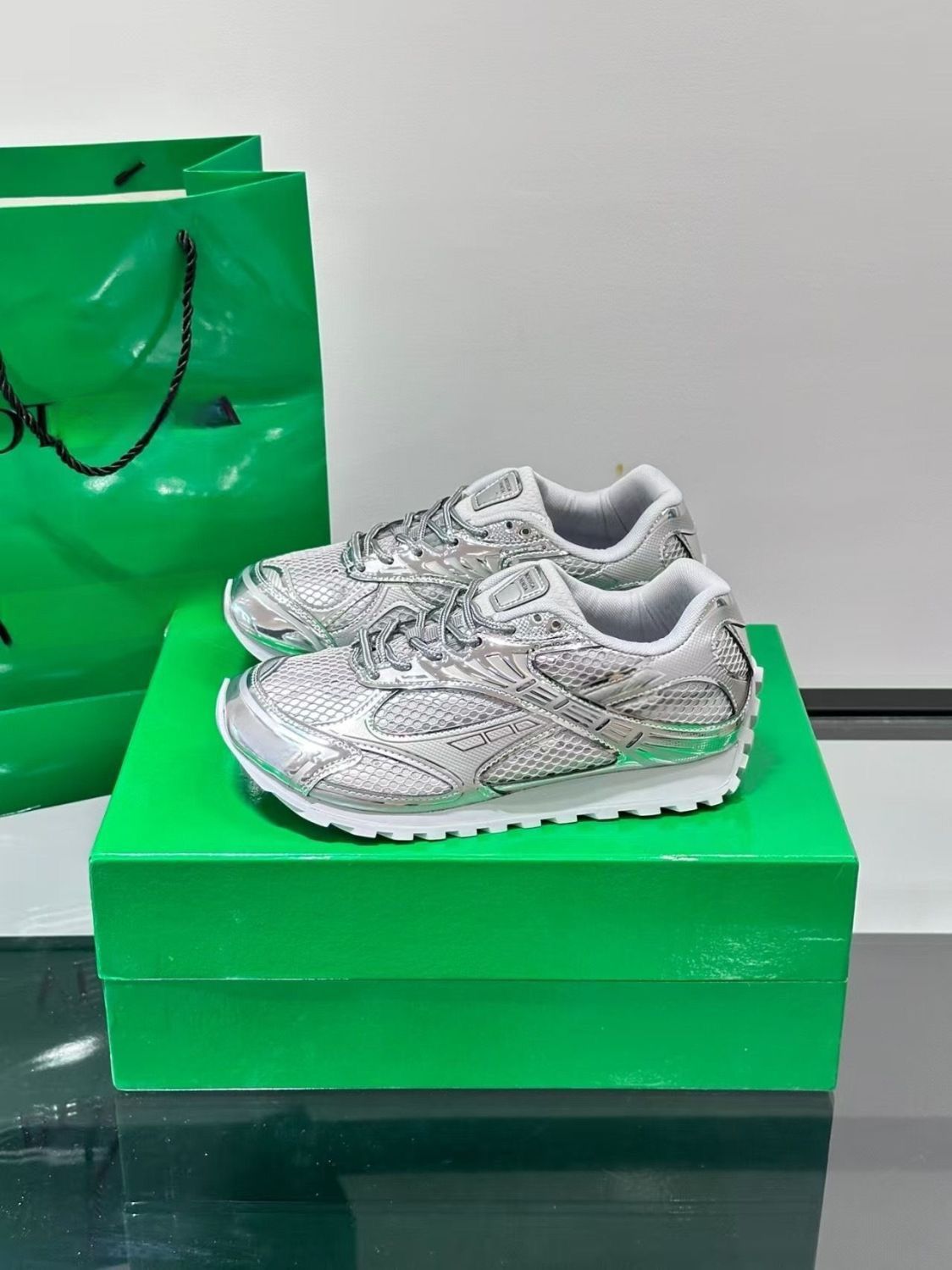 New arrival silver color BV sneaker