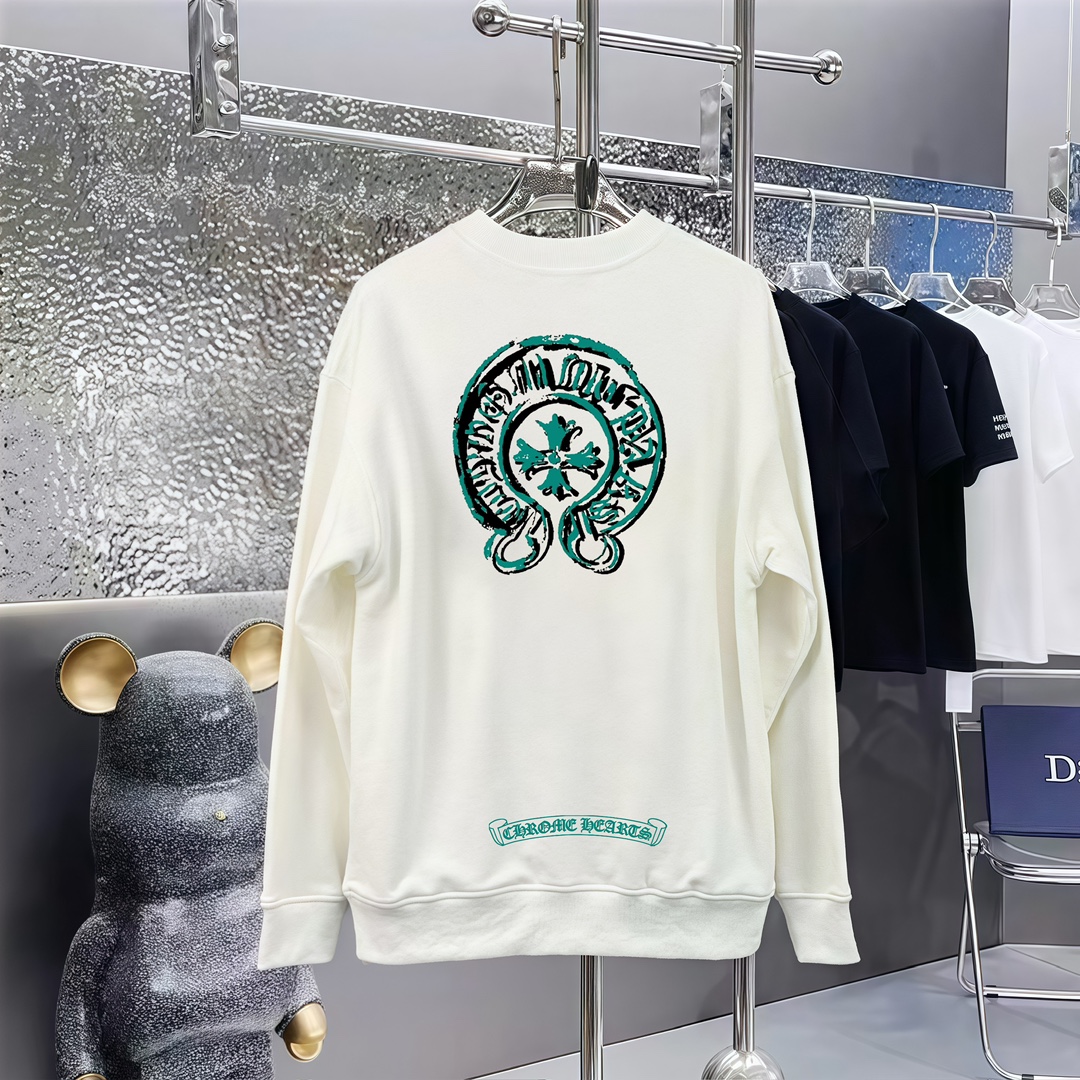 Horseshoe-shaped cross  Buddhist characters crewneck
