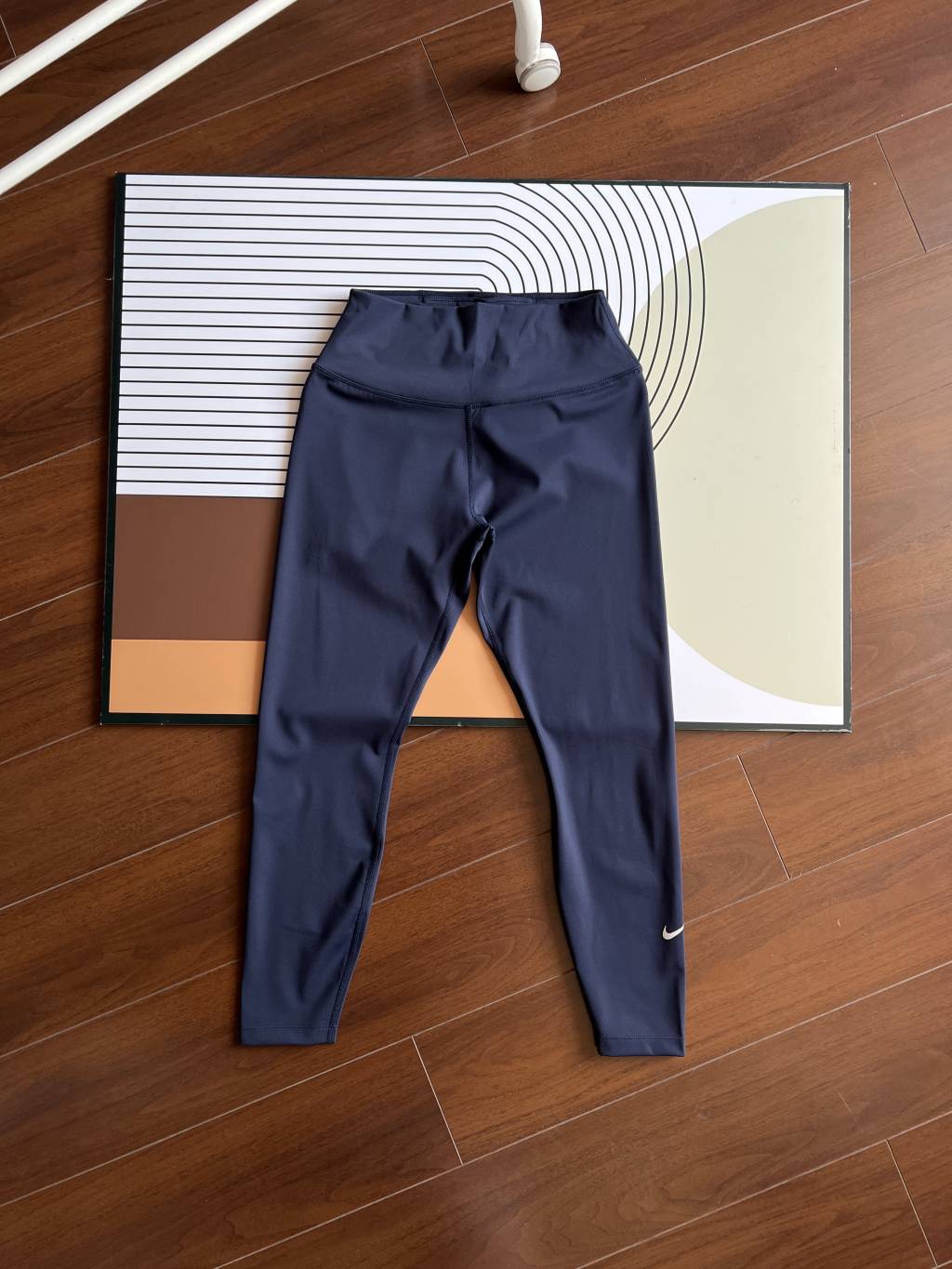 Breathable, quick-drying high-waisted 9-inch tight yoga pants for sports