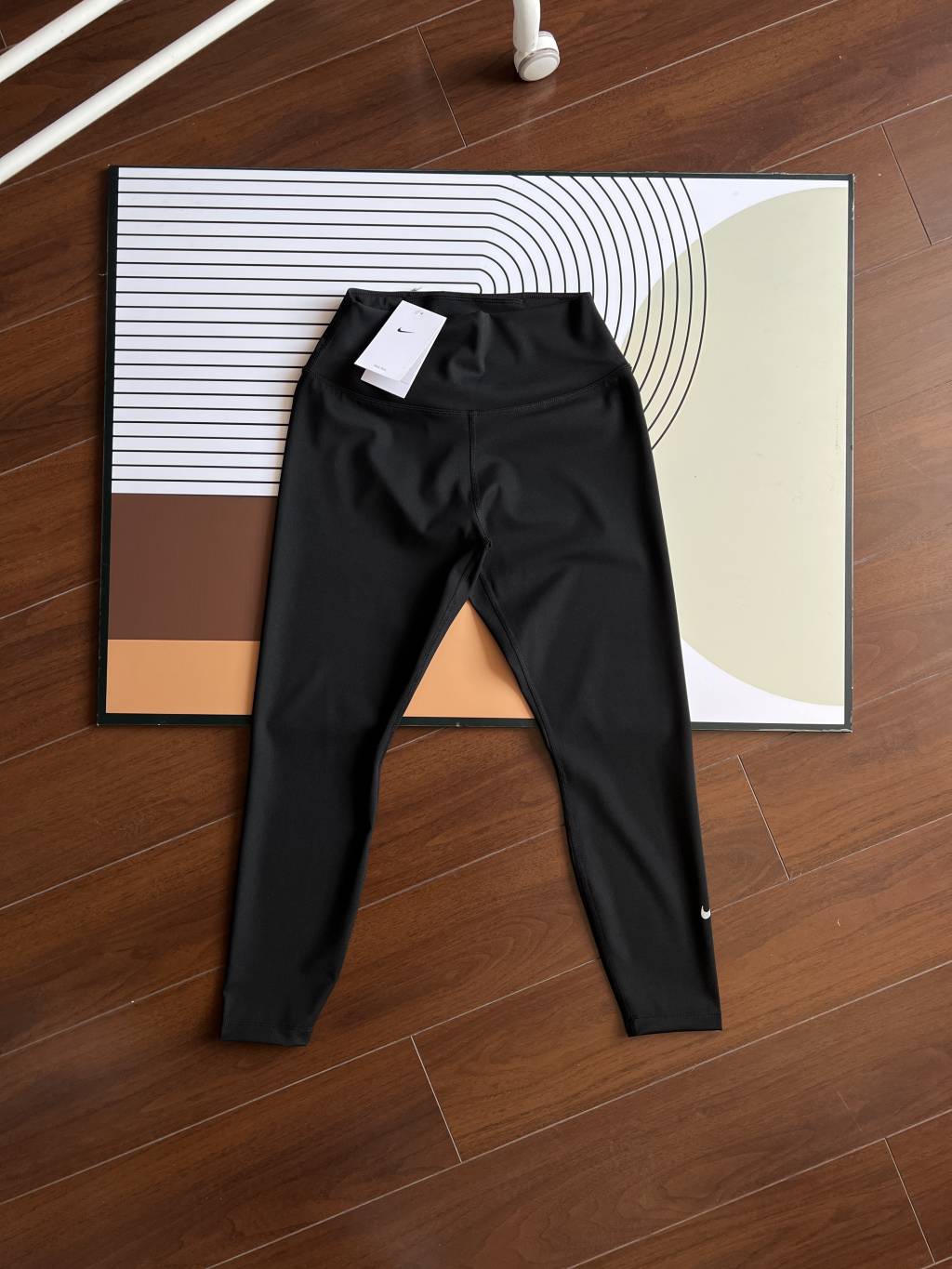 Breathable, quick-drying high-waisted 9-inch tight yoga pants for sports
